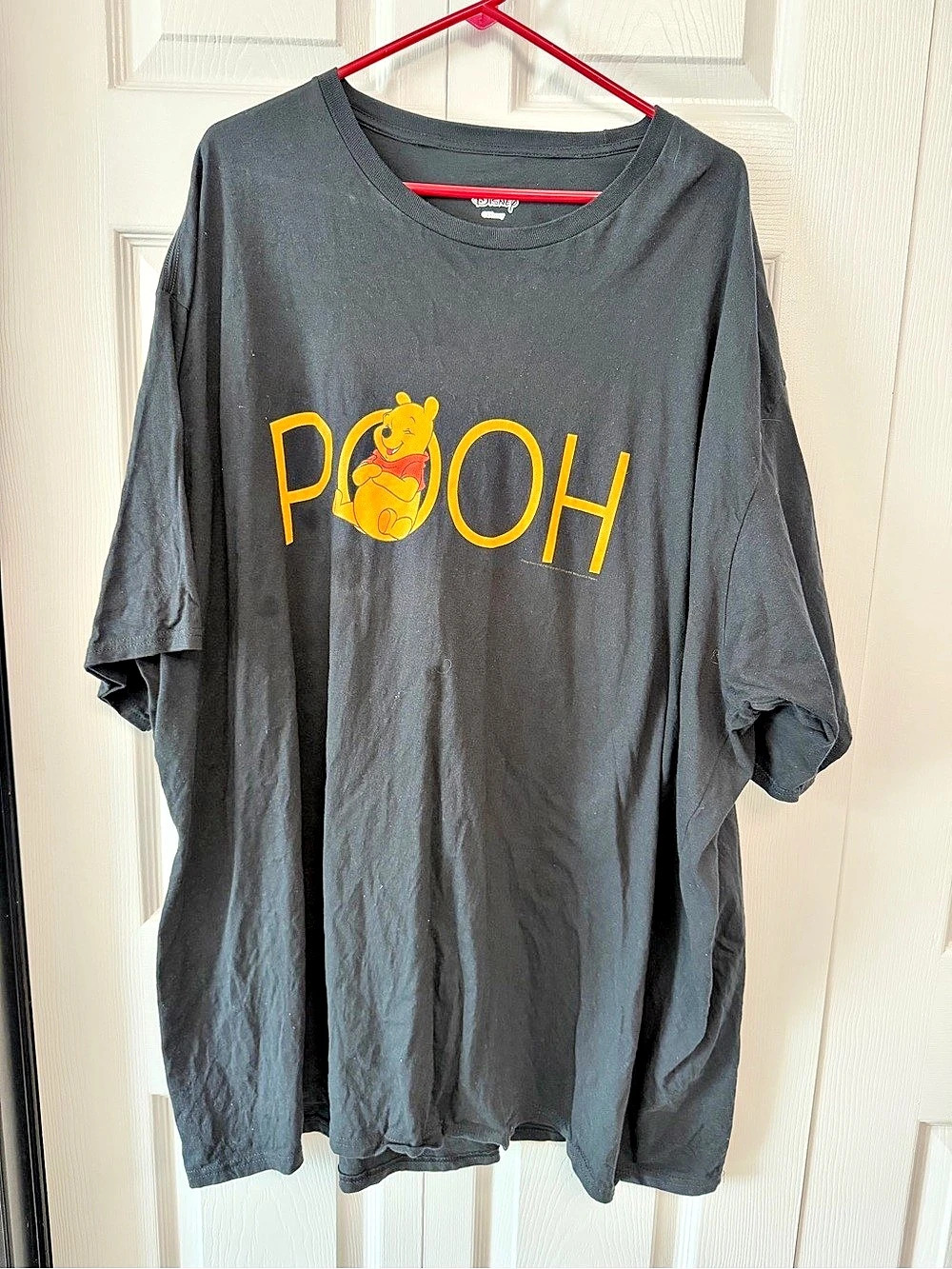 Woman’s Disney Winnie the Pooh Graphic Tee in Black